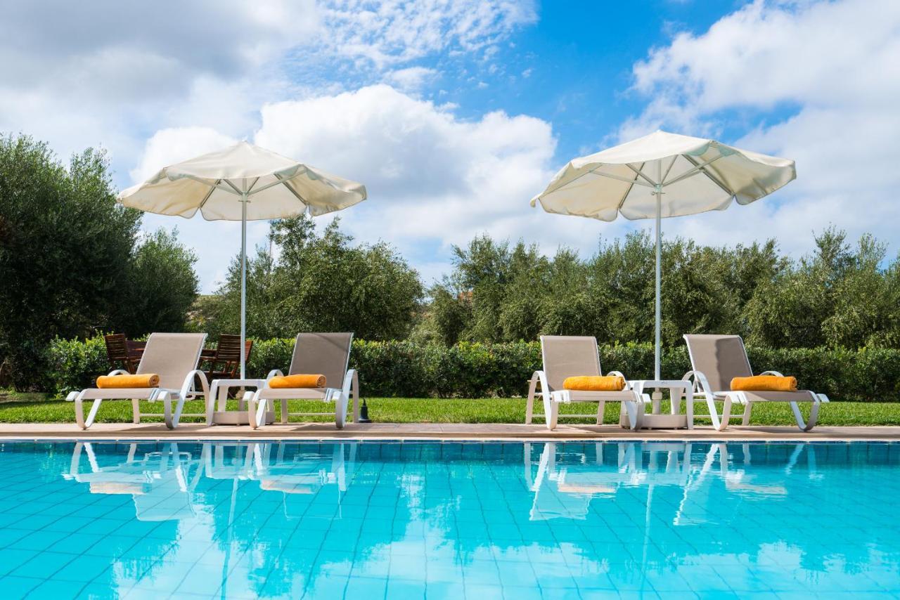 Villa Laga With Pool, 300M To Taverns, Childrens Area, Bbq! Kirianna Exterior foto